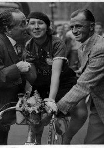 Evelyn Hamilton with Ben Tillett (left) and Claud Butler (right), 1935