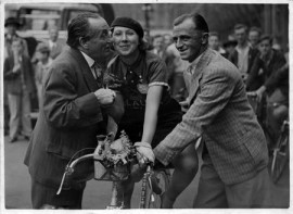 Evelyn Hamilton with Ben Tillett (left) and Claud Butler (right), 1935